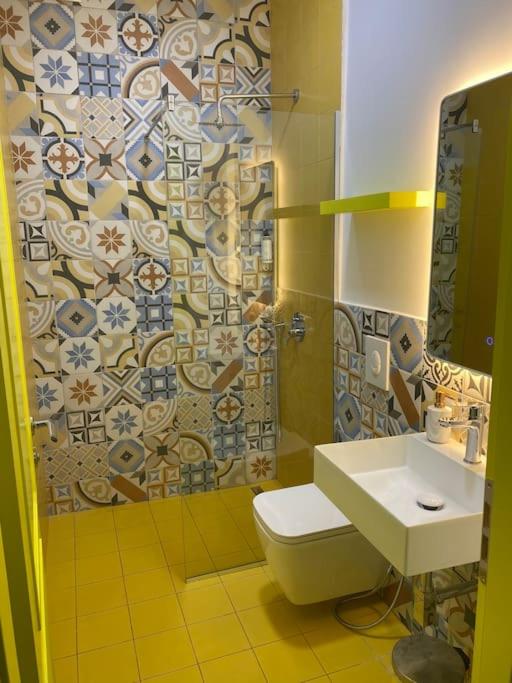 CASA ROI, Yellow apartment in the heart of Blloku