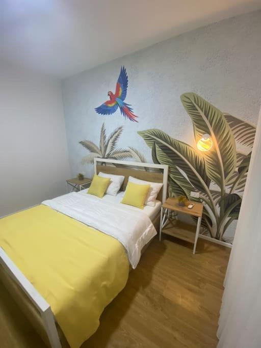 CASA ROI, Yellow apartment in the heart of Blloku