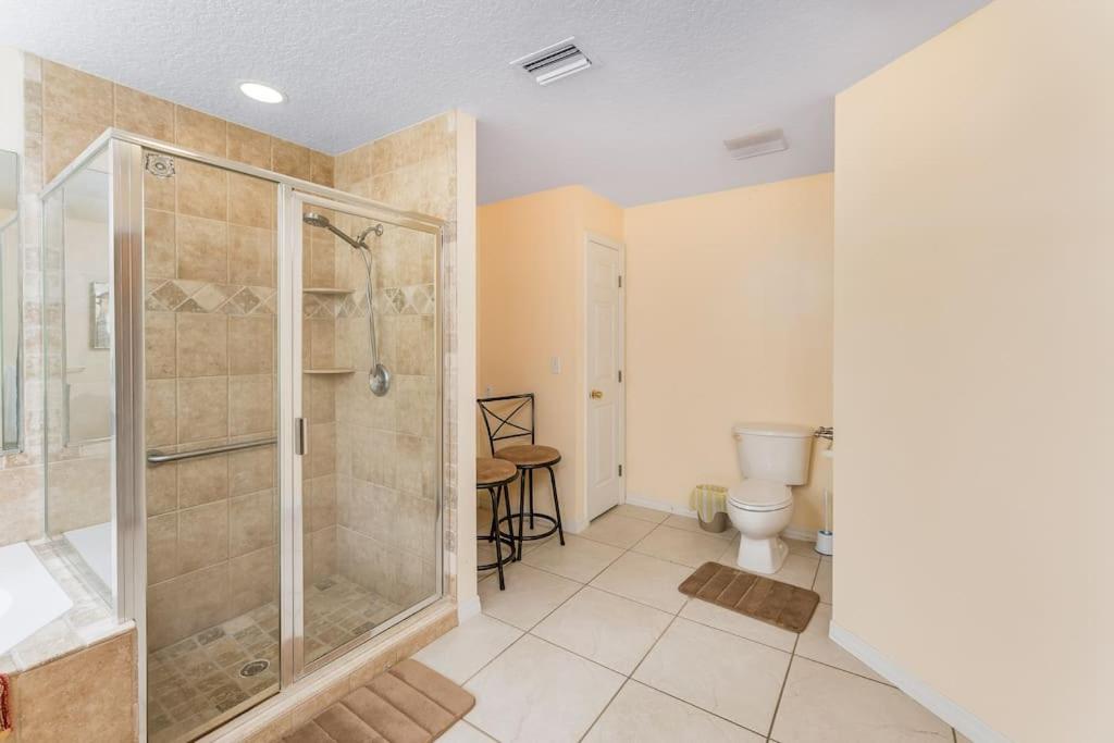 Beautiful Vacation Home Across From Lake Okeechobee view 4