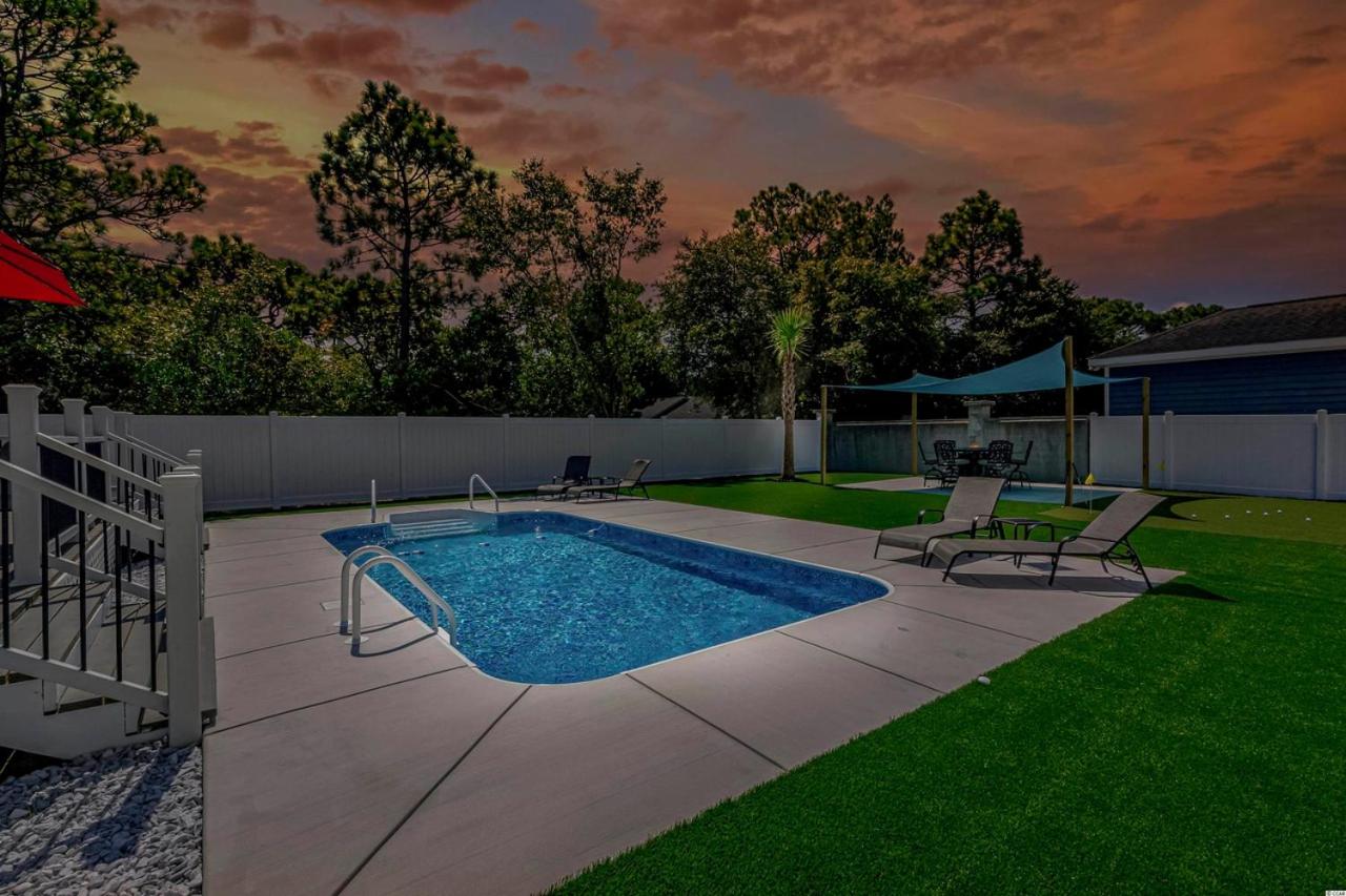 Immaculate Home With Putting Green and Private Pool! Pet Friendly 6 Bedroom- 4 Bath Duplex A&B view 4