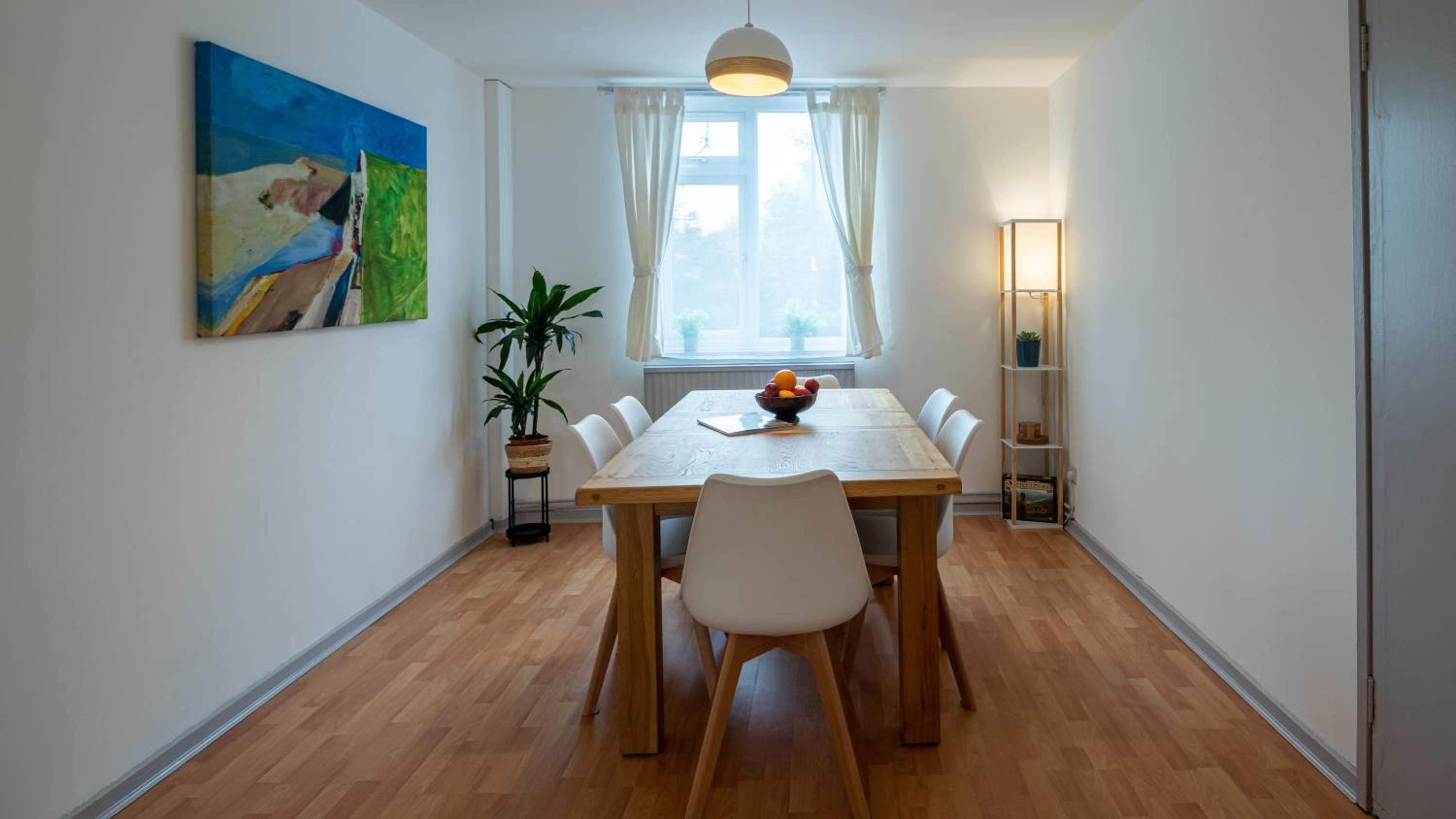 London Bridge 3 Bedroom House with reception room, office and private garden
