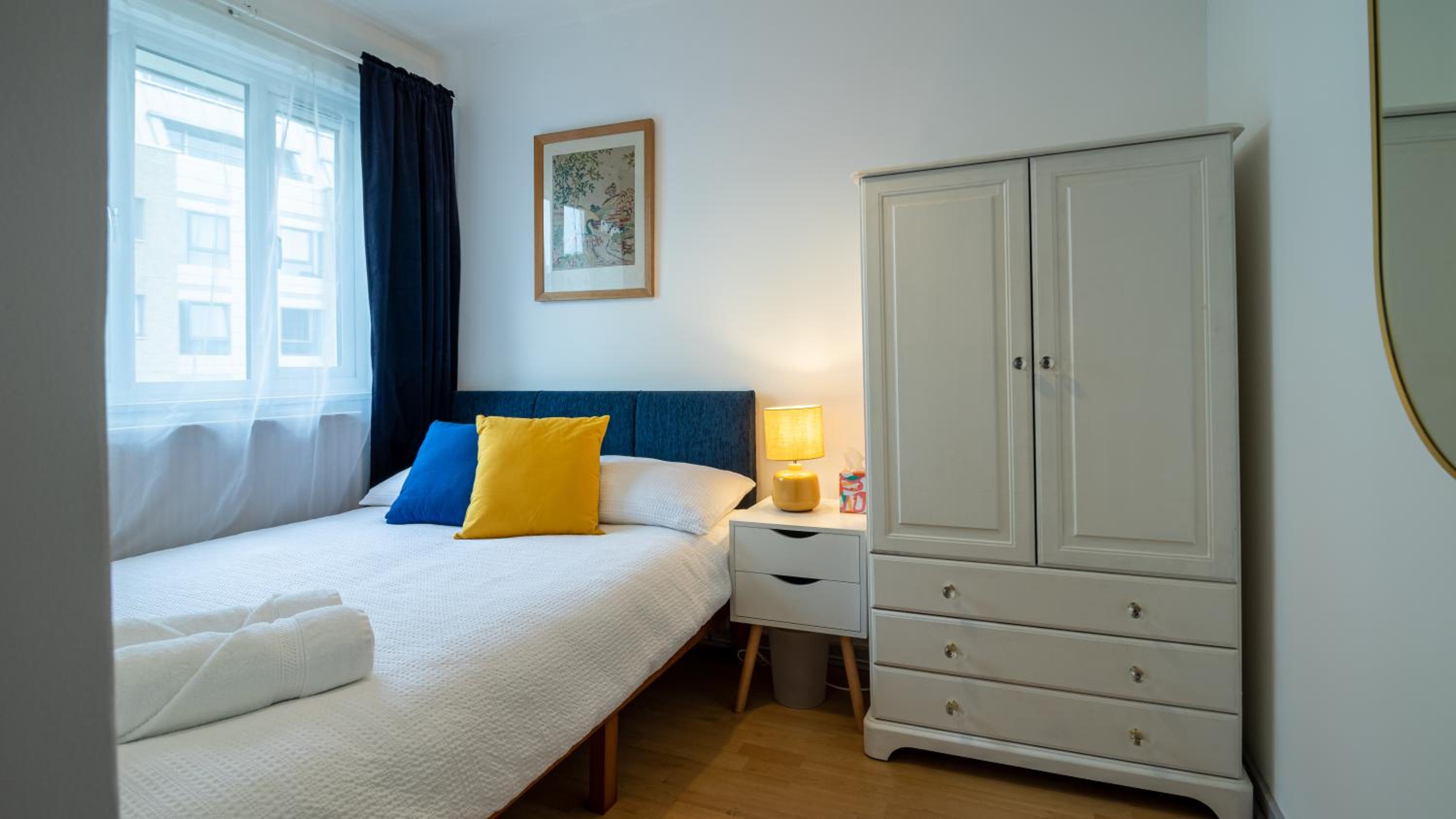 London Bridge 3 Bedroom House with reception room, office and private garden
