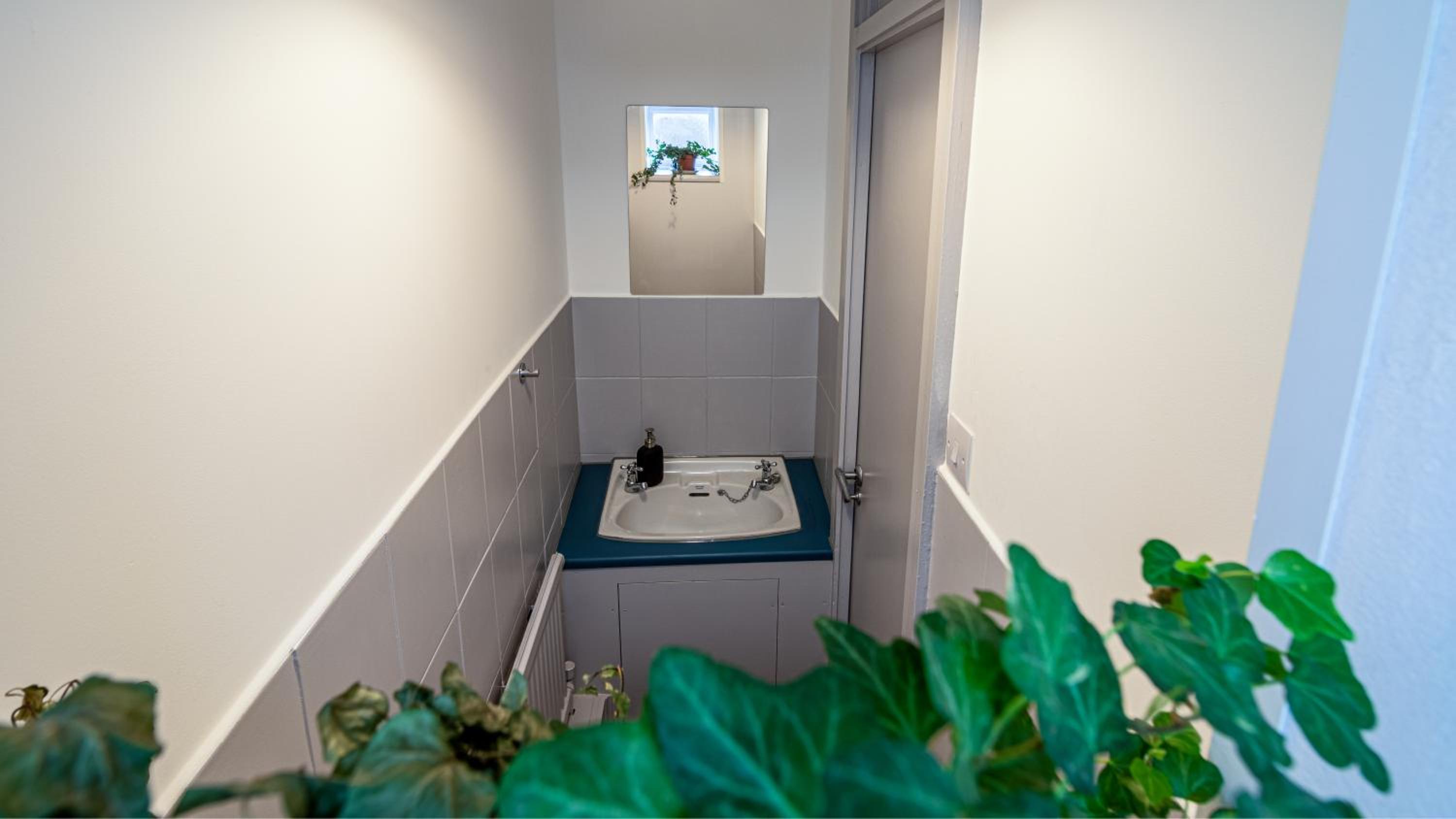 London Bridge 3 Bedroom House with reception room, office and private garden