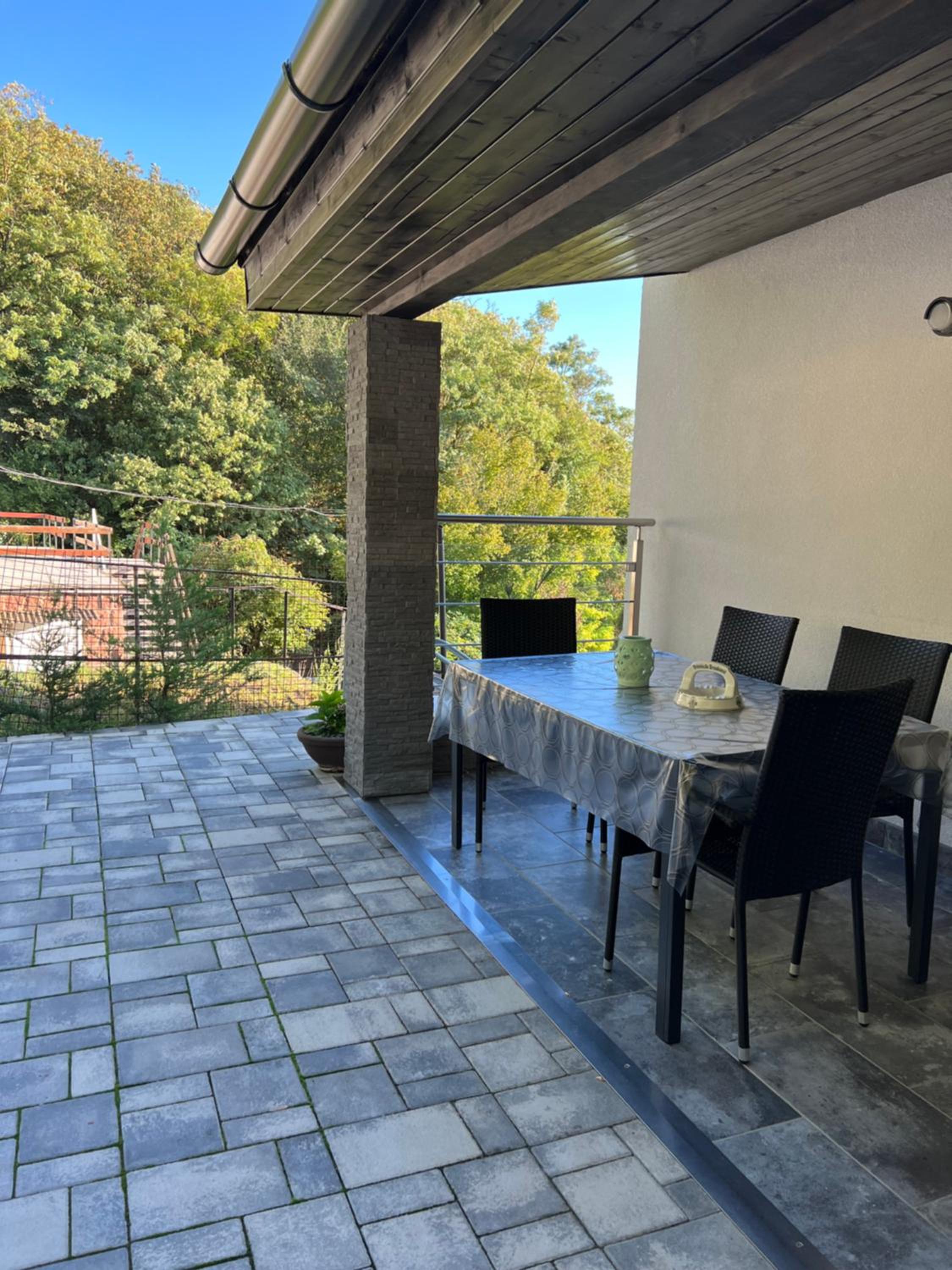 Zsolna Apartman view 2