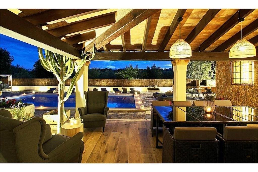 Spectacular newly renovated villa in Pollensa by Renthousing
