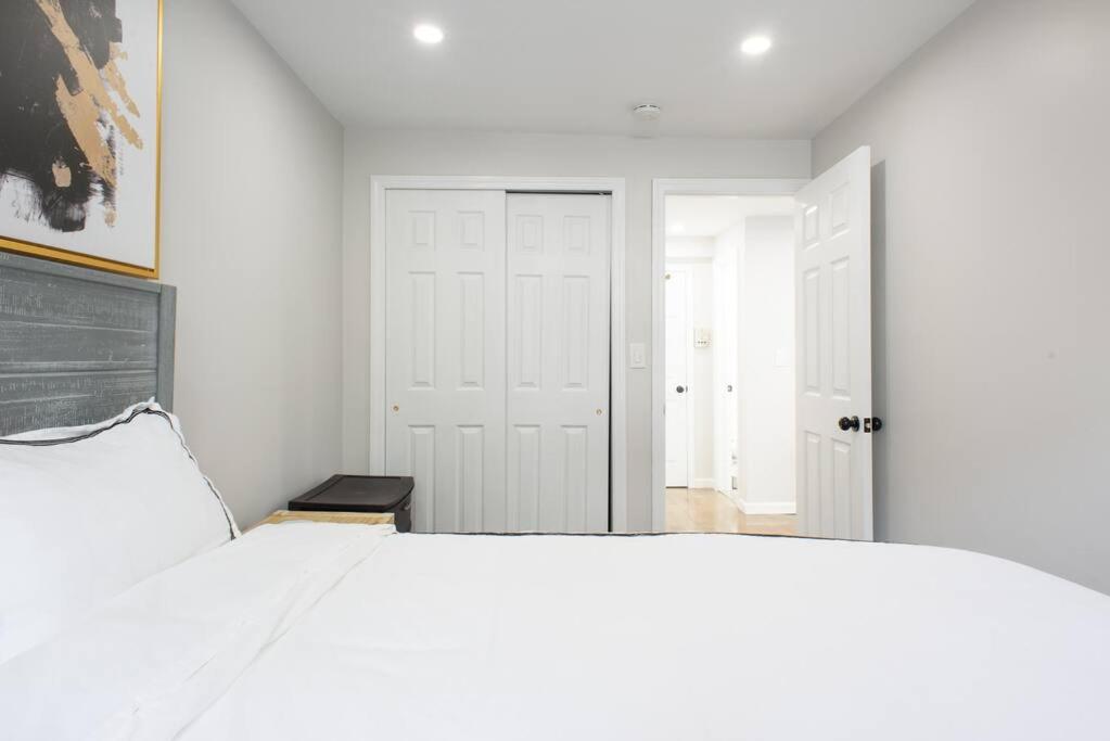 350-2A Prime gramercy Newly renovated 1BR sleeps 4
