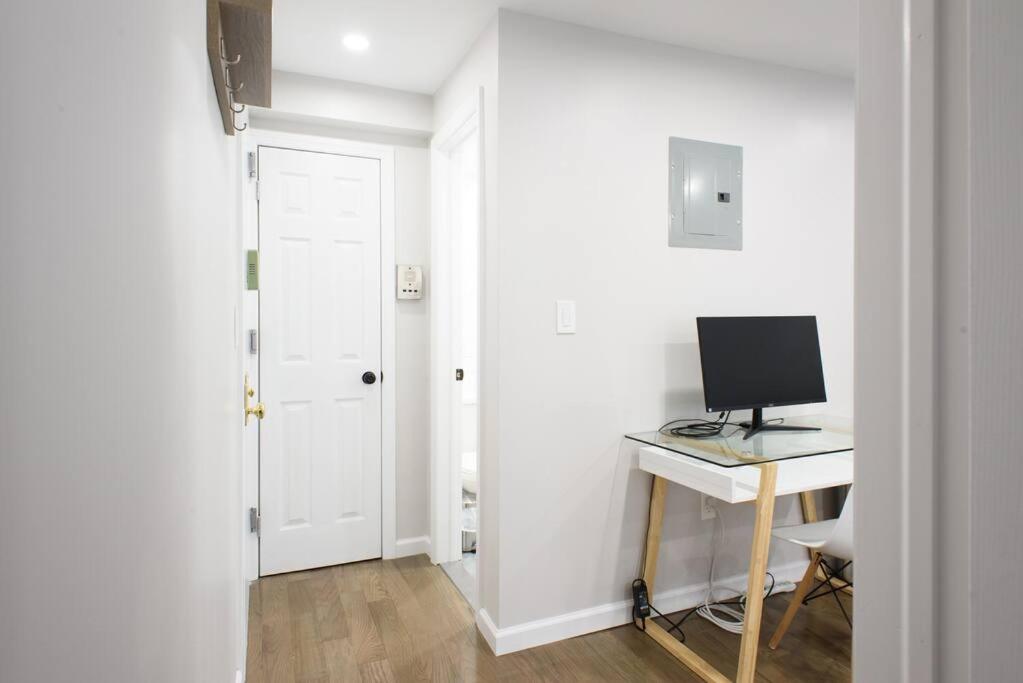 350-2A Prime gramercy Newly renovated 1BR sleeps 4