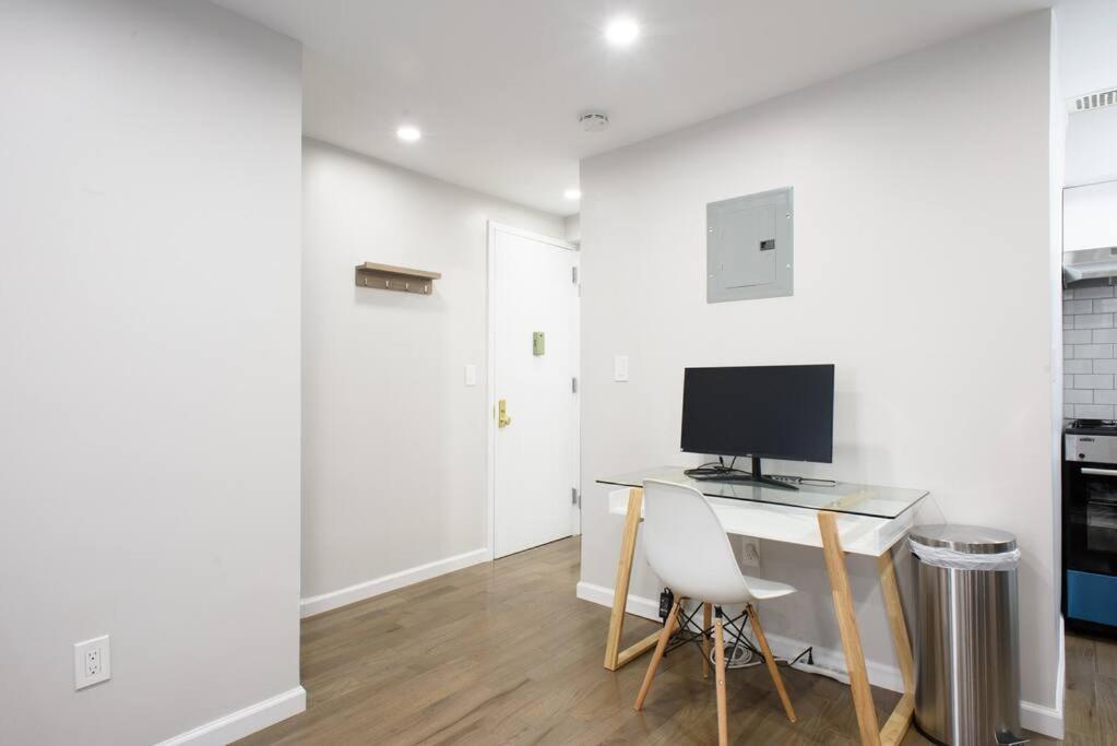 350-2A Prime gramercy Newly renovated 1BR sleeps 4