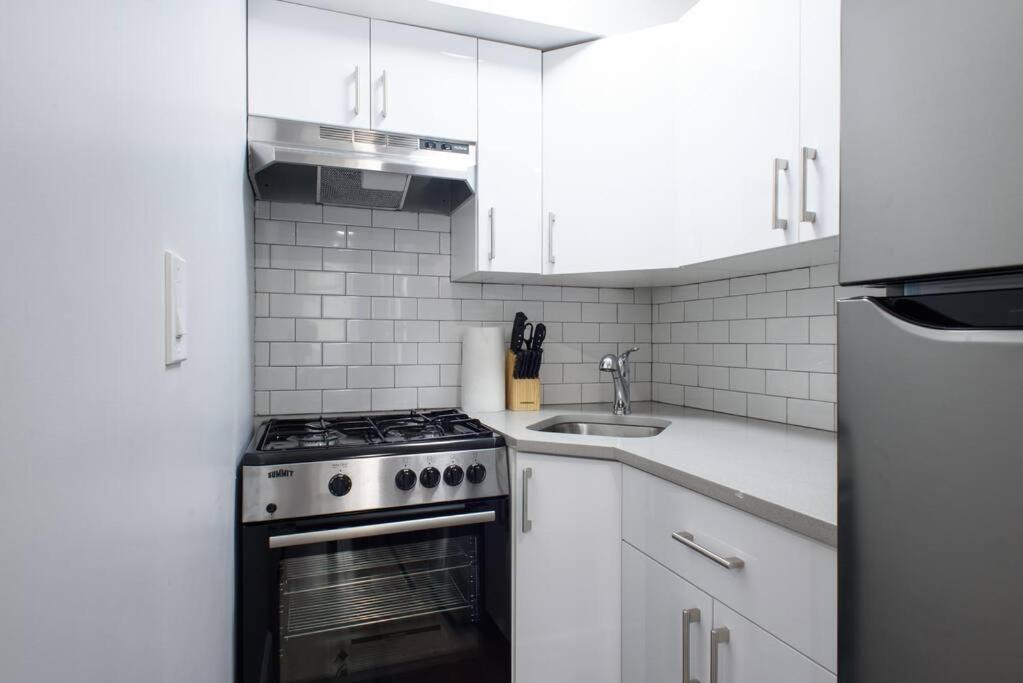 350-2A Prime gramercy Newly renovated 1BR sleeps 4