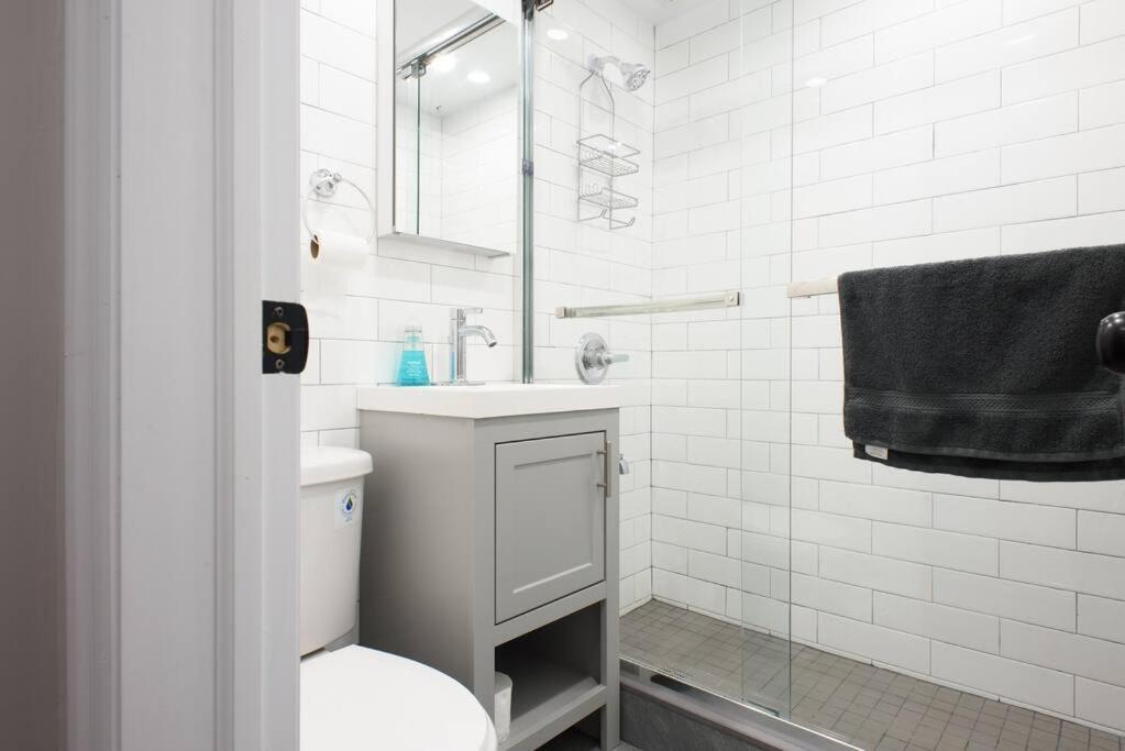 350-2A Prime gramercy Newly renovated 1BR sleeps 4