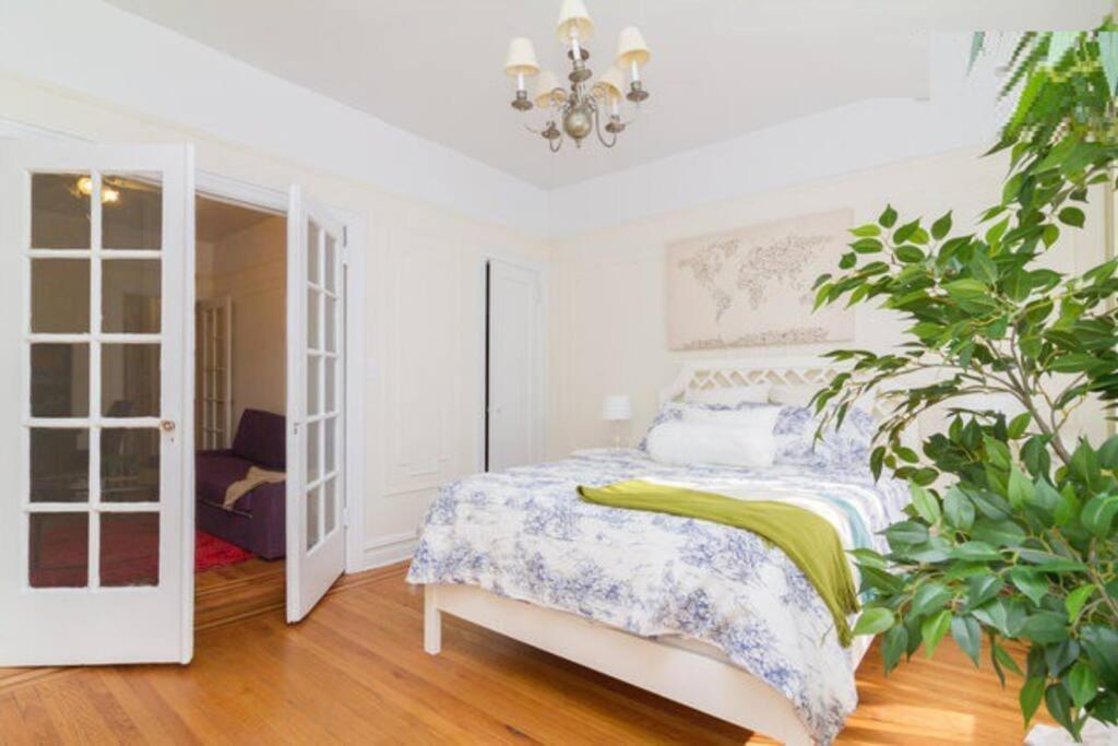 211-3 Prime Union Square Large 1BR Great value