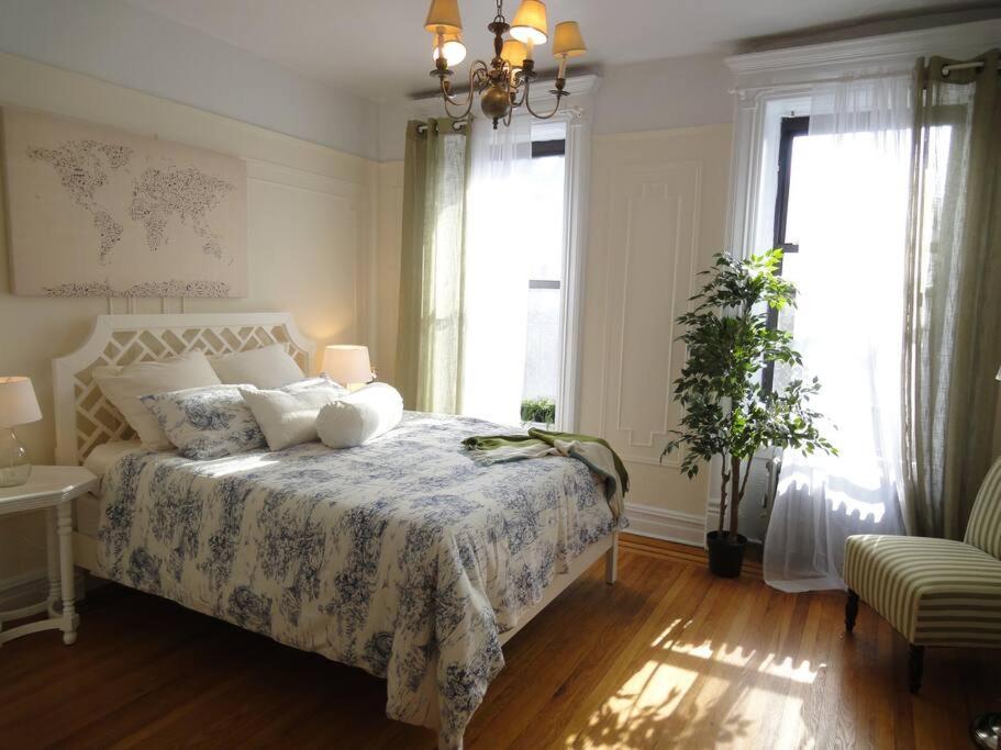 211-3 Prime Union Square Large 1BR Great value