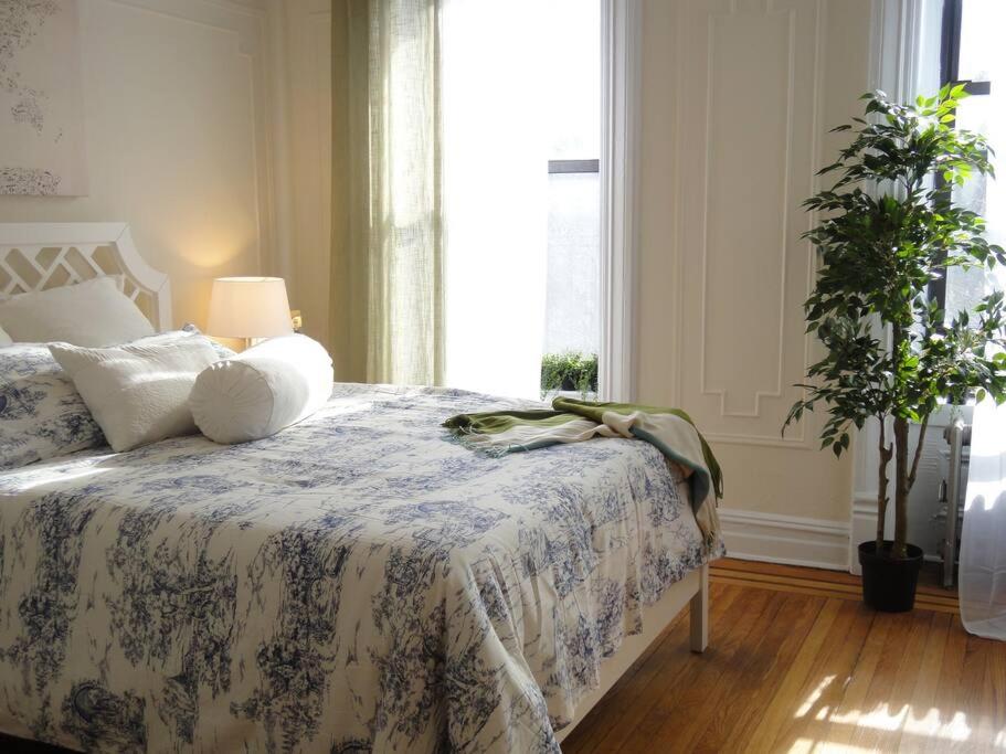 211-3 Prime Union Square Large 1BR Great value