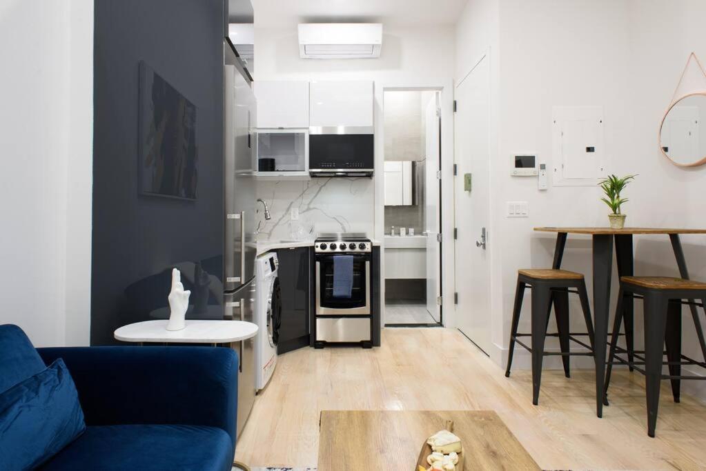 78-4D Quality 1br W&D SKYLIGHT By Central Park