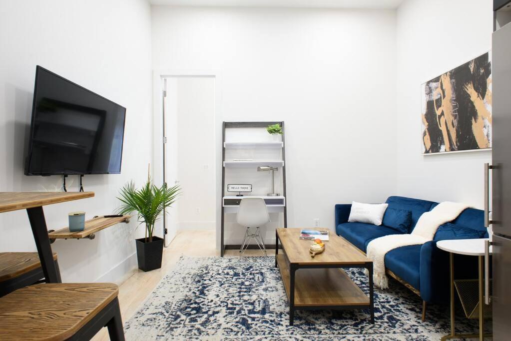 78-4D Quality 1br W&D SKYLIGHT By Central Park