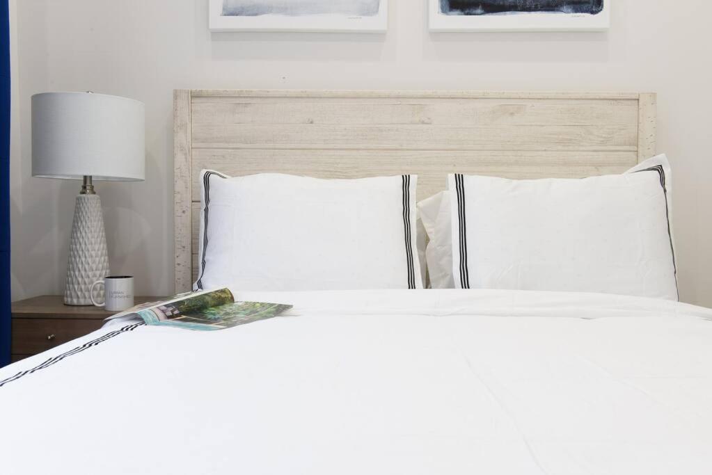 78-4D Quality 1br W&D SKYLIGHT By Central Park