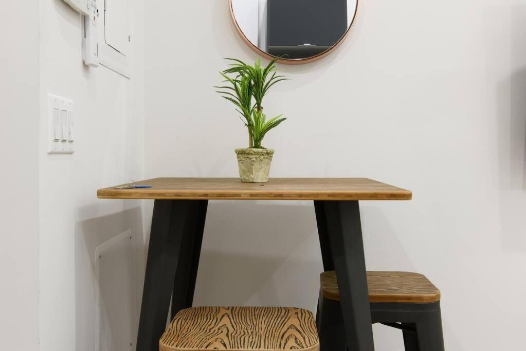 78-4D Quality 1br W&D SKYLIGHT By Central Park