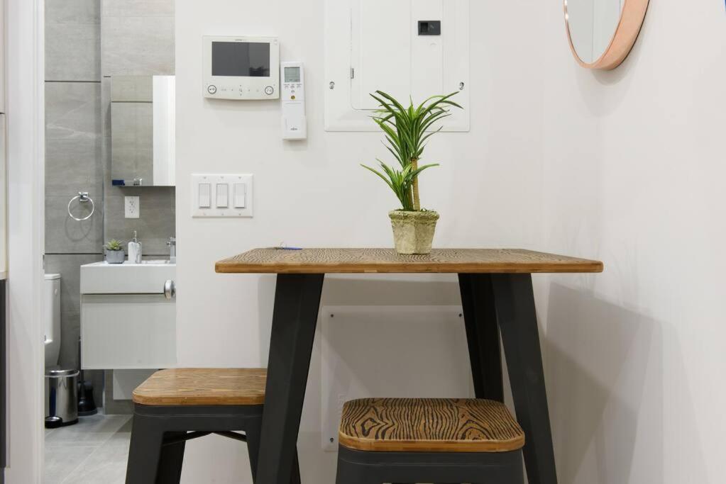 78-4D Quality 1br W&D SKYLIGHT By Central Park