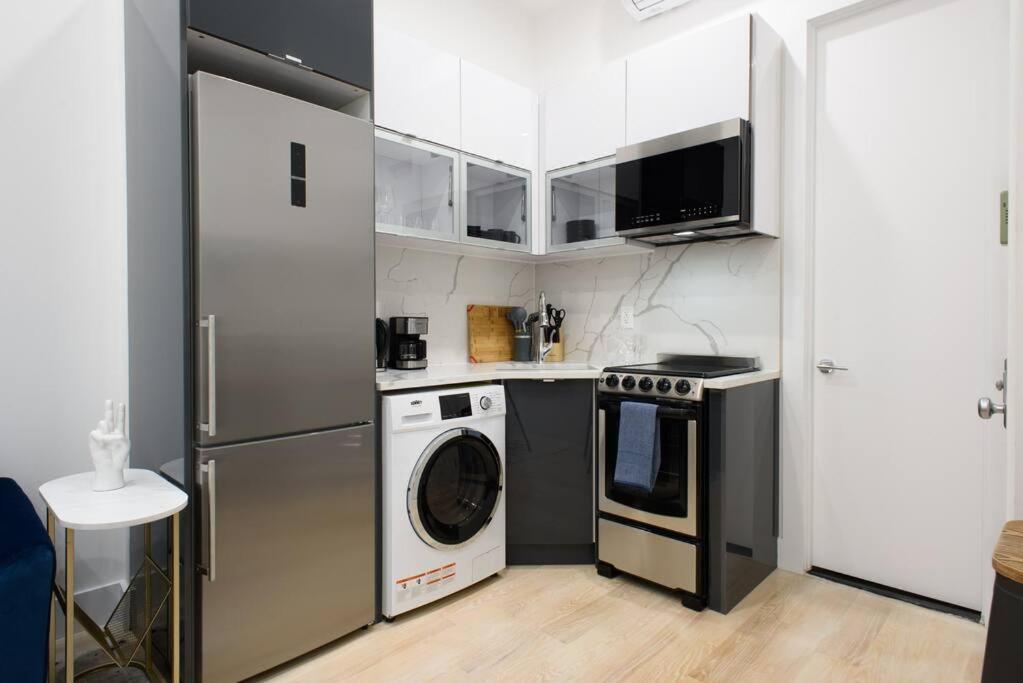 78-4D Quality 1br W&D SKYLIGHT By Central Park