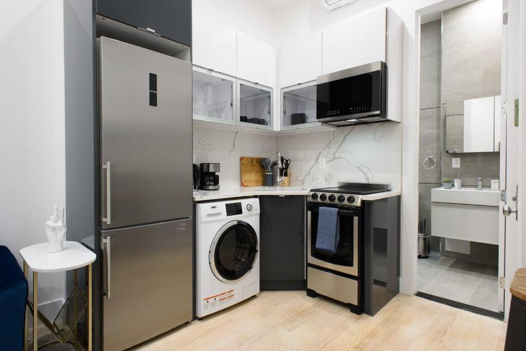 78-4D Quality 1br W&D SKYLIGHT By Central Park