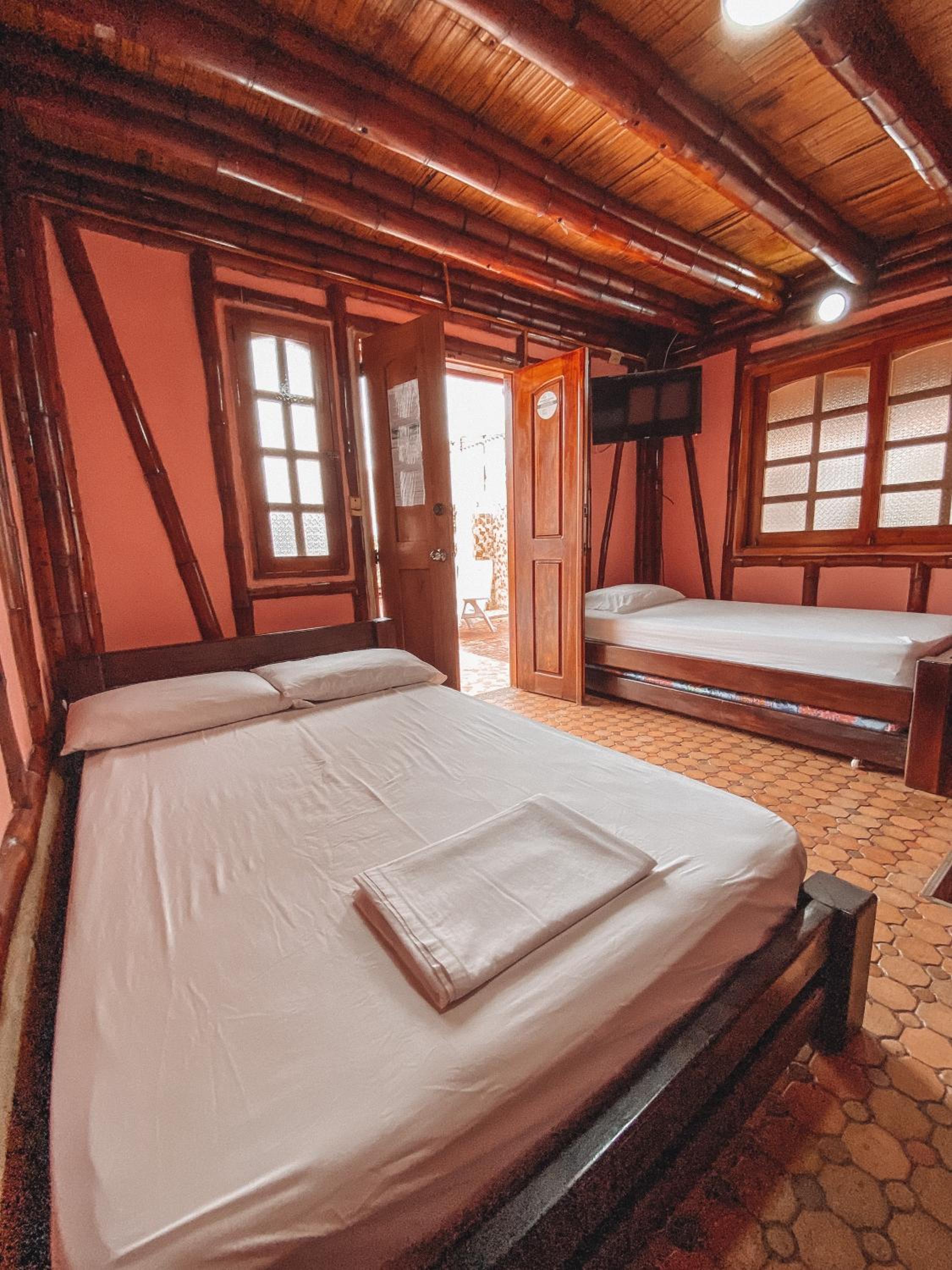 Hostal Victoria Club A&C