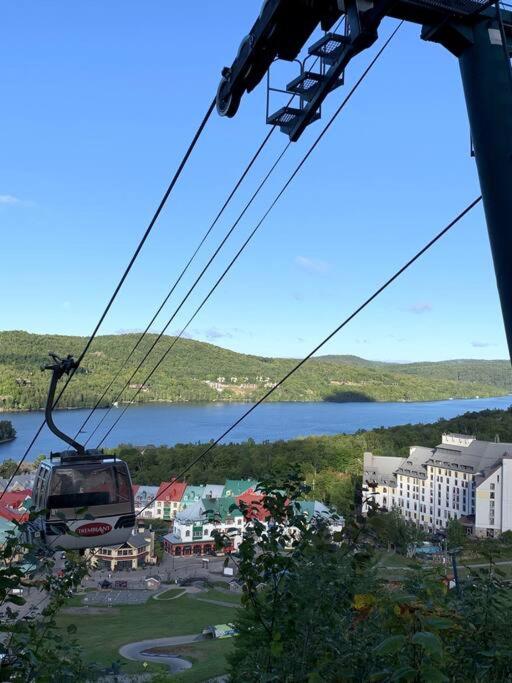 Chalet-Style Condo - 5 minutes to Lifts and village!
