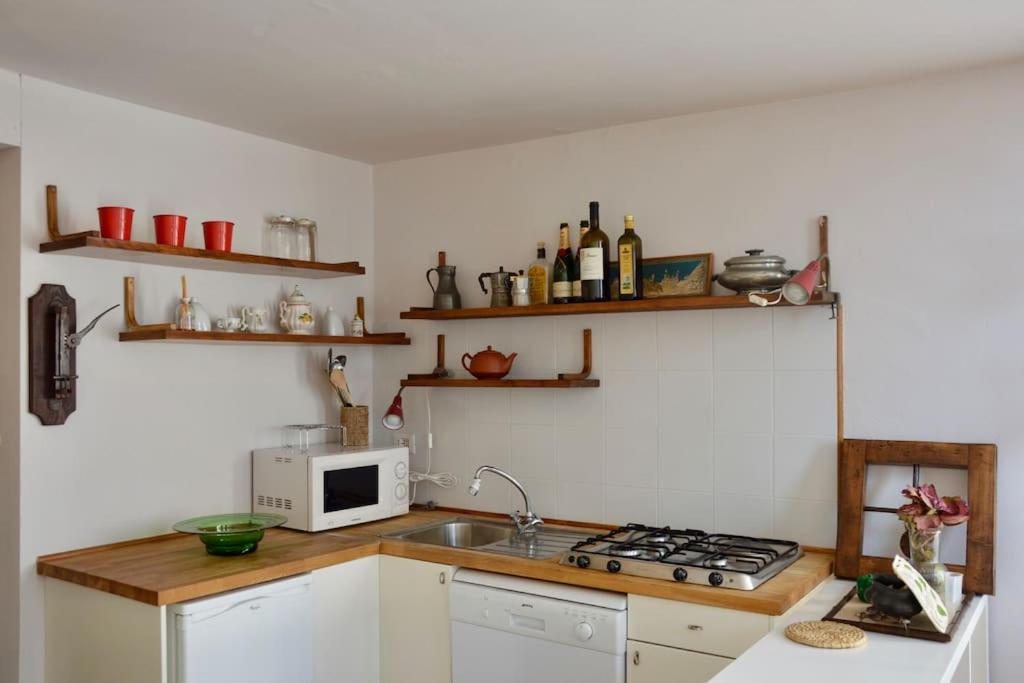Miti's House en Sestriere — kitchen
