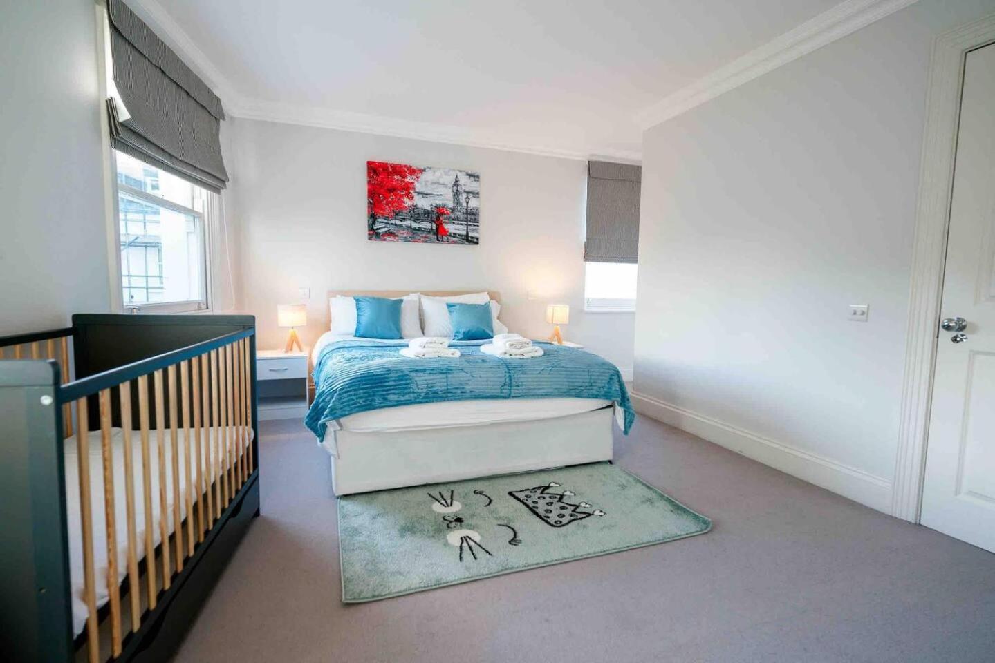 Spacious & Modern 3BRs house in central london