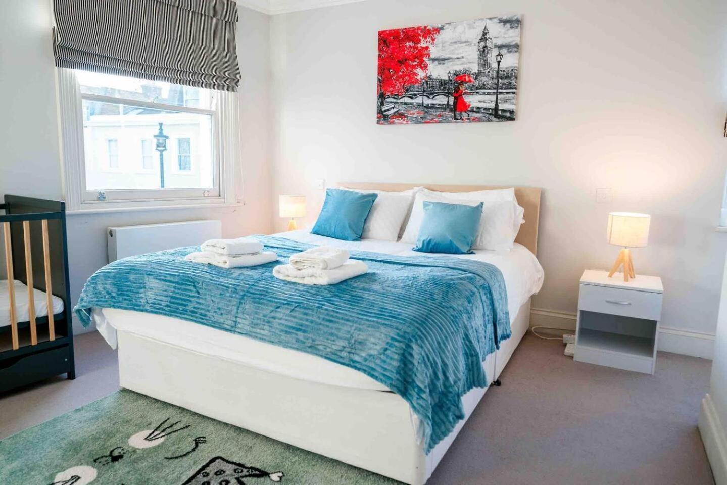 Spacious & Modern 3BRs house in central london
