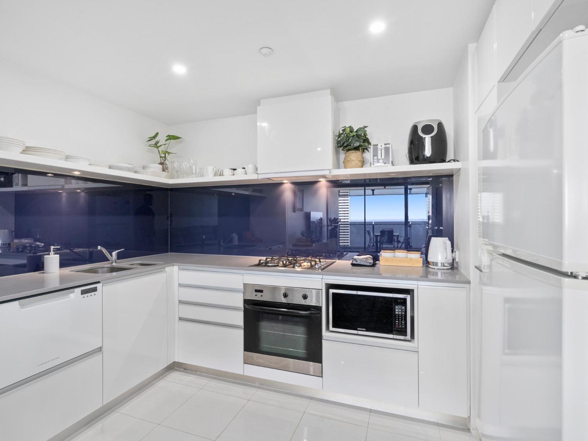 Circle on Cavill - Hosted by Coastal Letting Co.