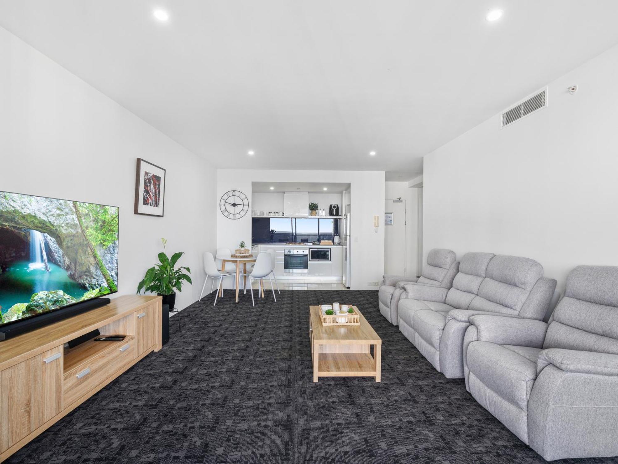 Circle on Cavill - Hosted by Coastal Letting Co.