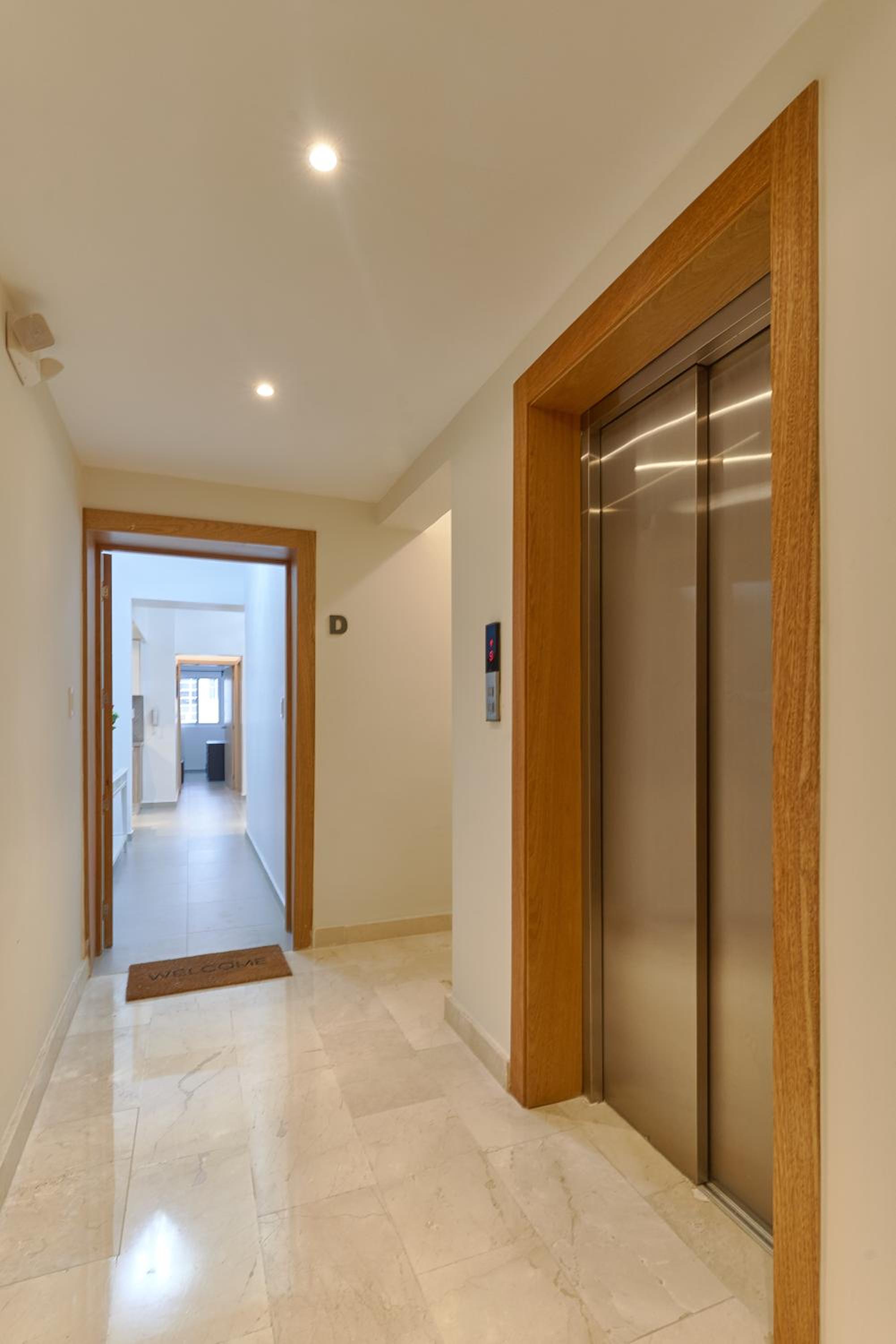 Dom. Rep. Exclusive 2 bed Apt. Evaristo Morales view 5