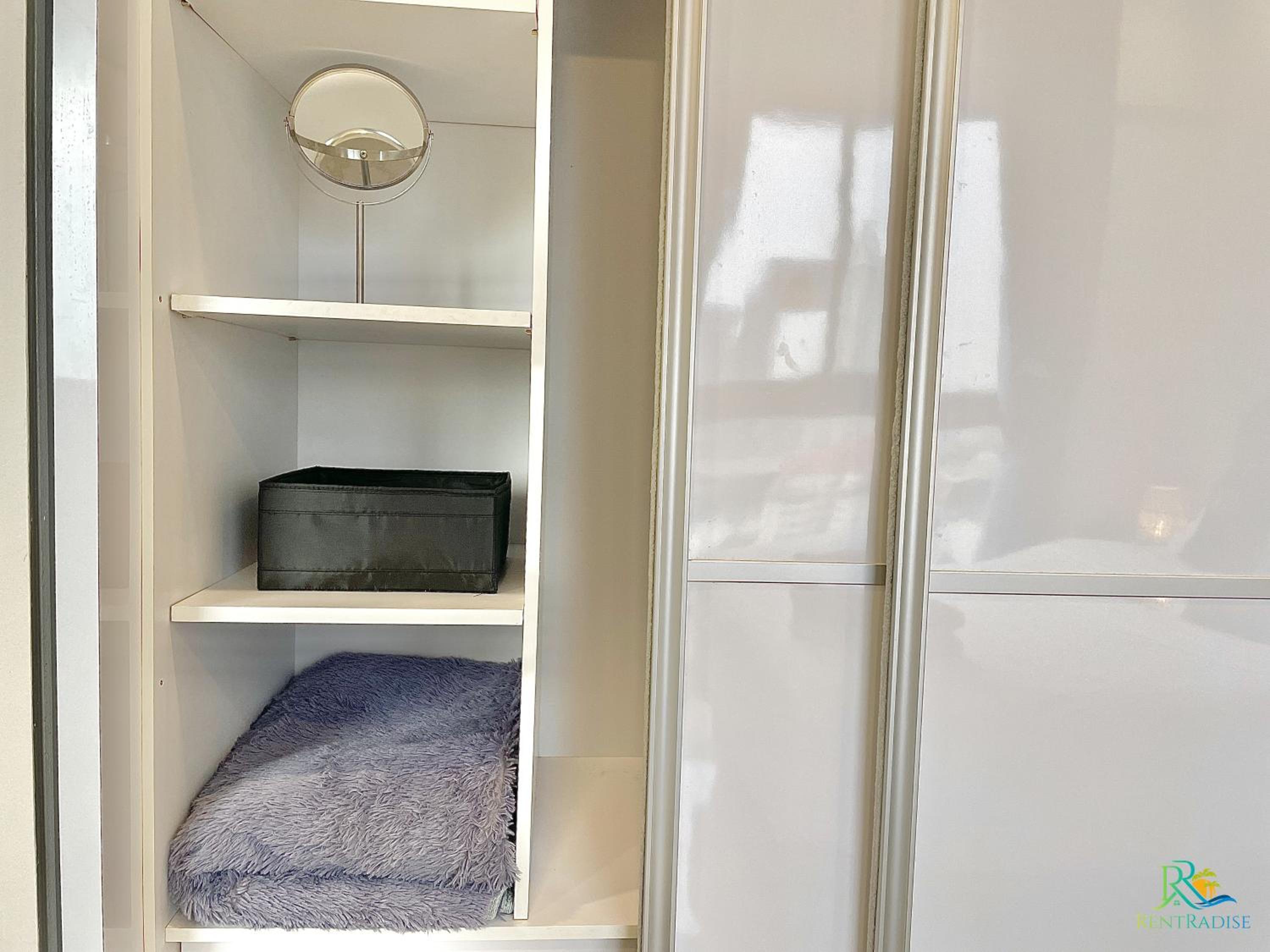 VSummer Suites by RR JBcity