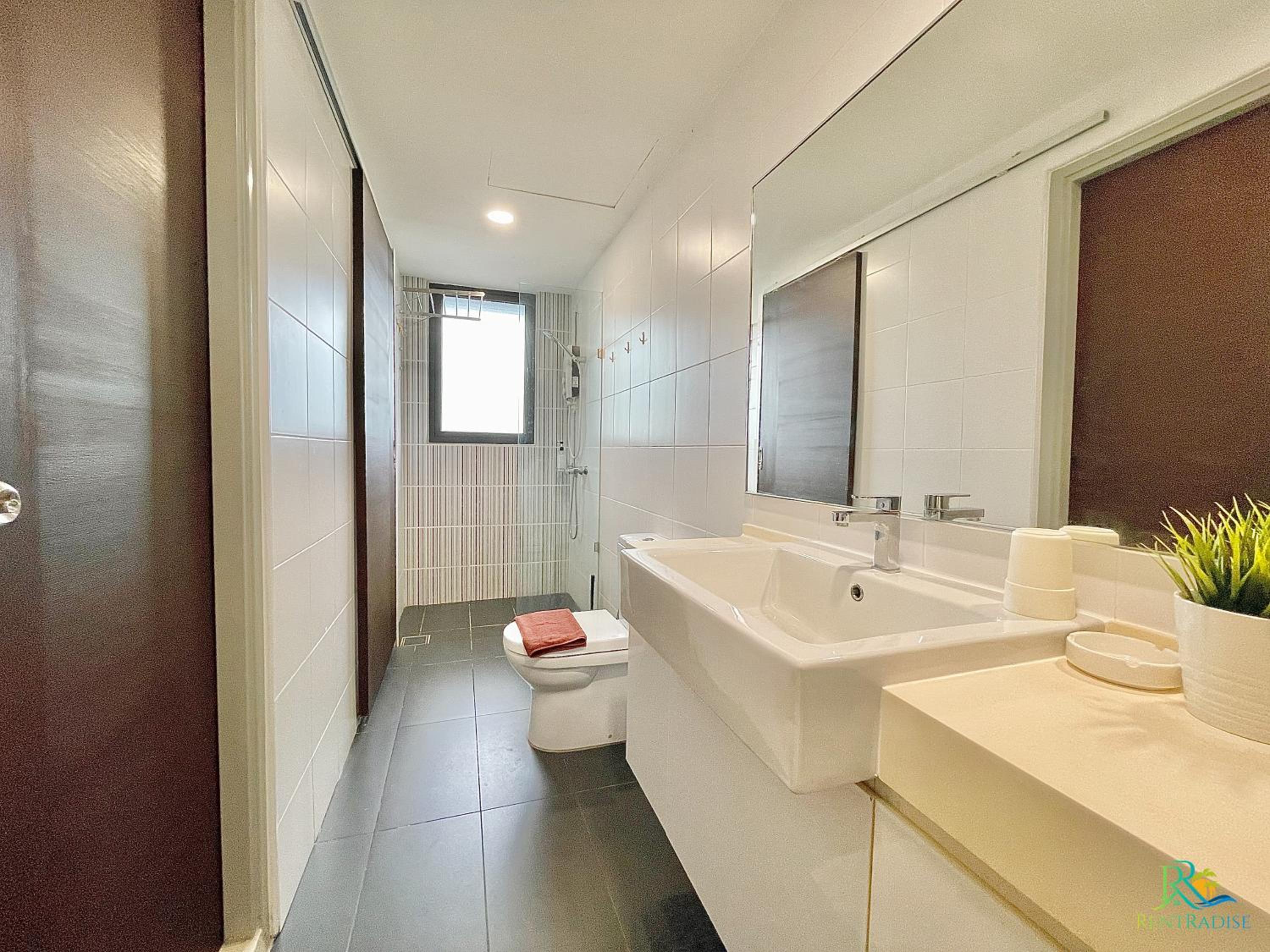VSummer Suites by RR JBcity
