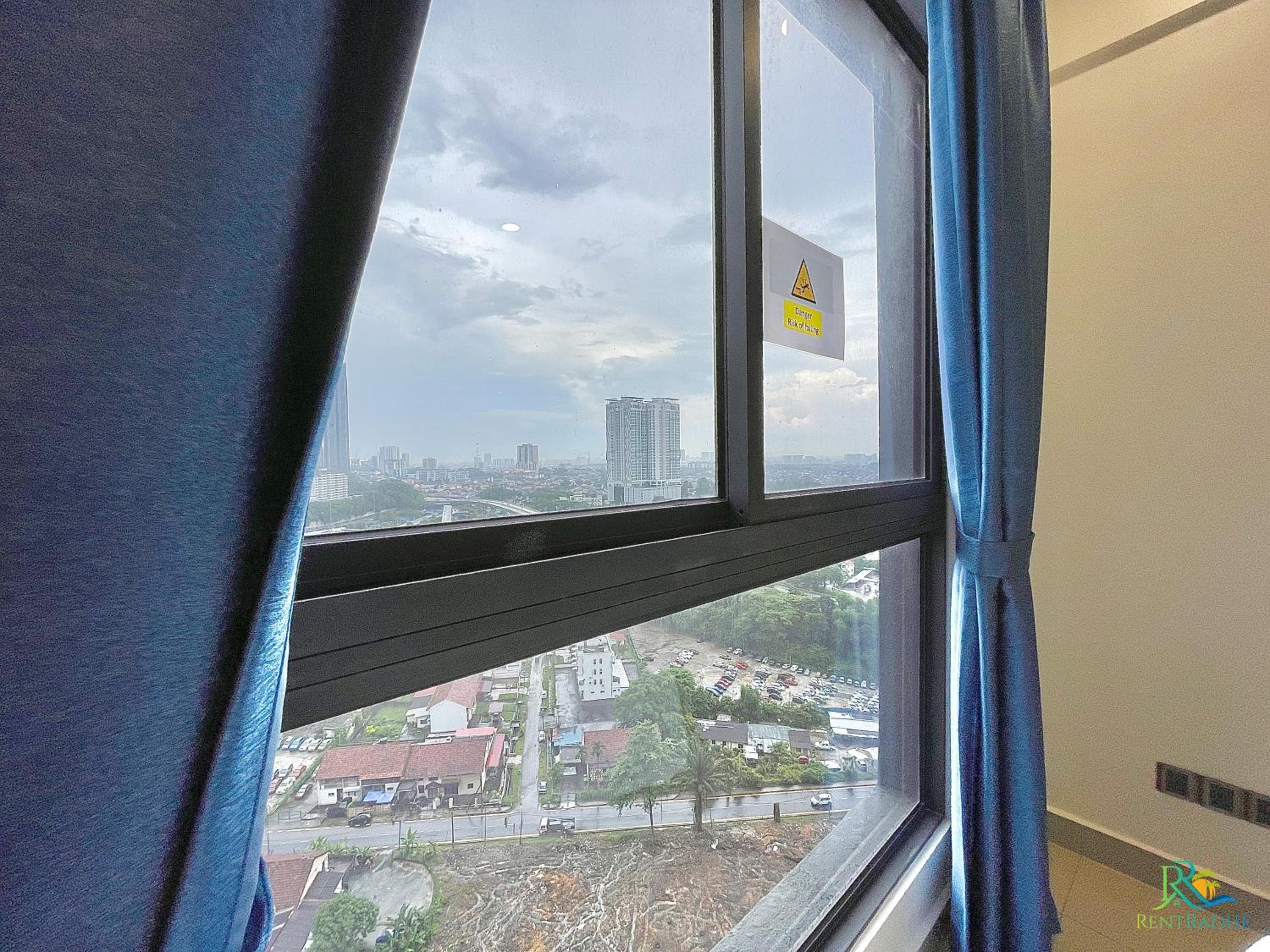 VSummer Suites by RR JBcity