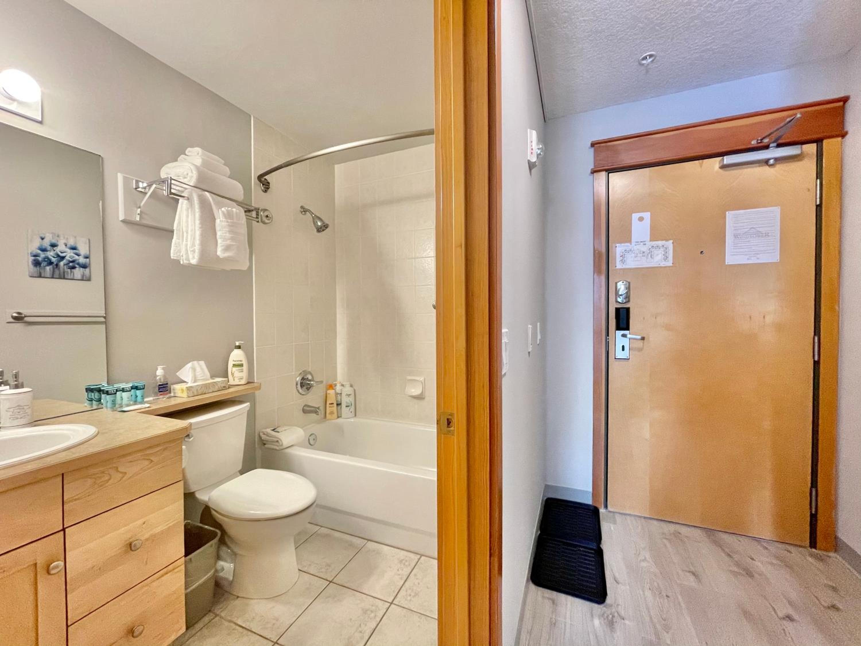 Windtower Lodge Queen Bed Suite-UGParking&Walking2DT
