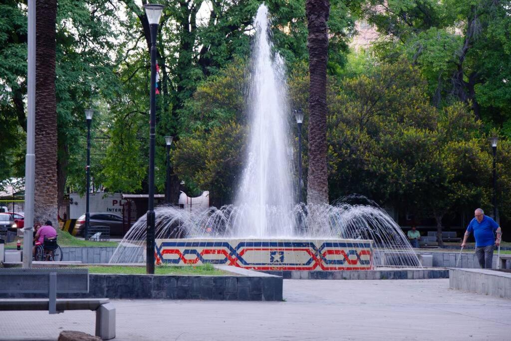 !!CENTRAL LOCATION!! full house 6 for persons