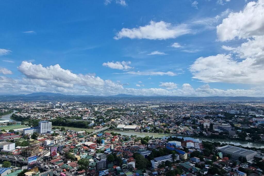A cozy 2 bedroom condo in Metro view 4