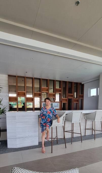 A cozy 2 bedroom condo in Metro view 5