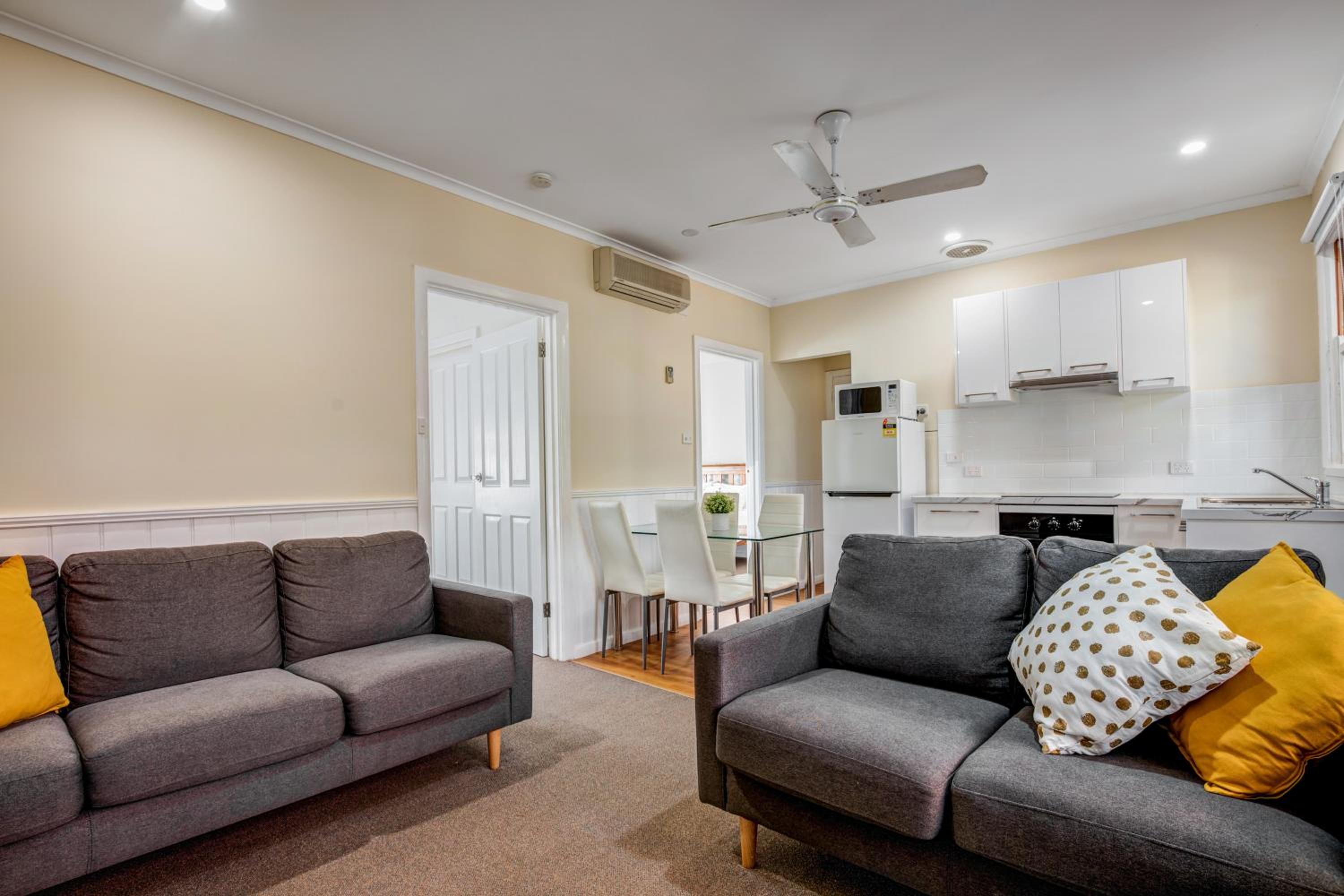 Viewhill Holiday Units - Bright