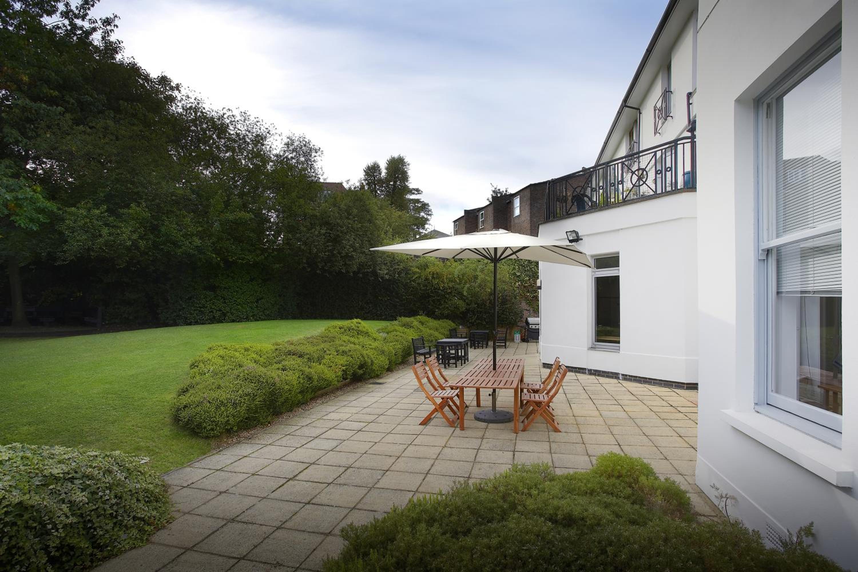 outdoor bbq area