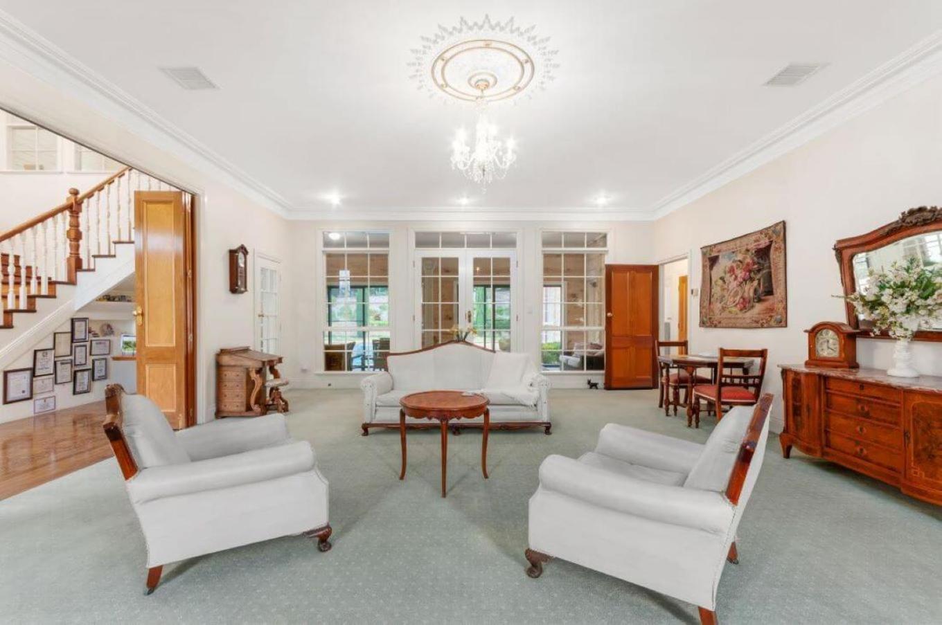 Montfort Manor
