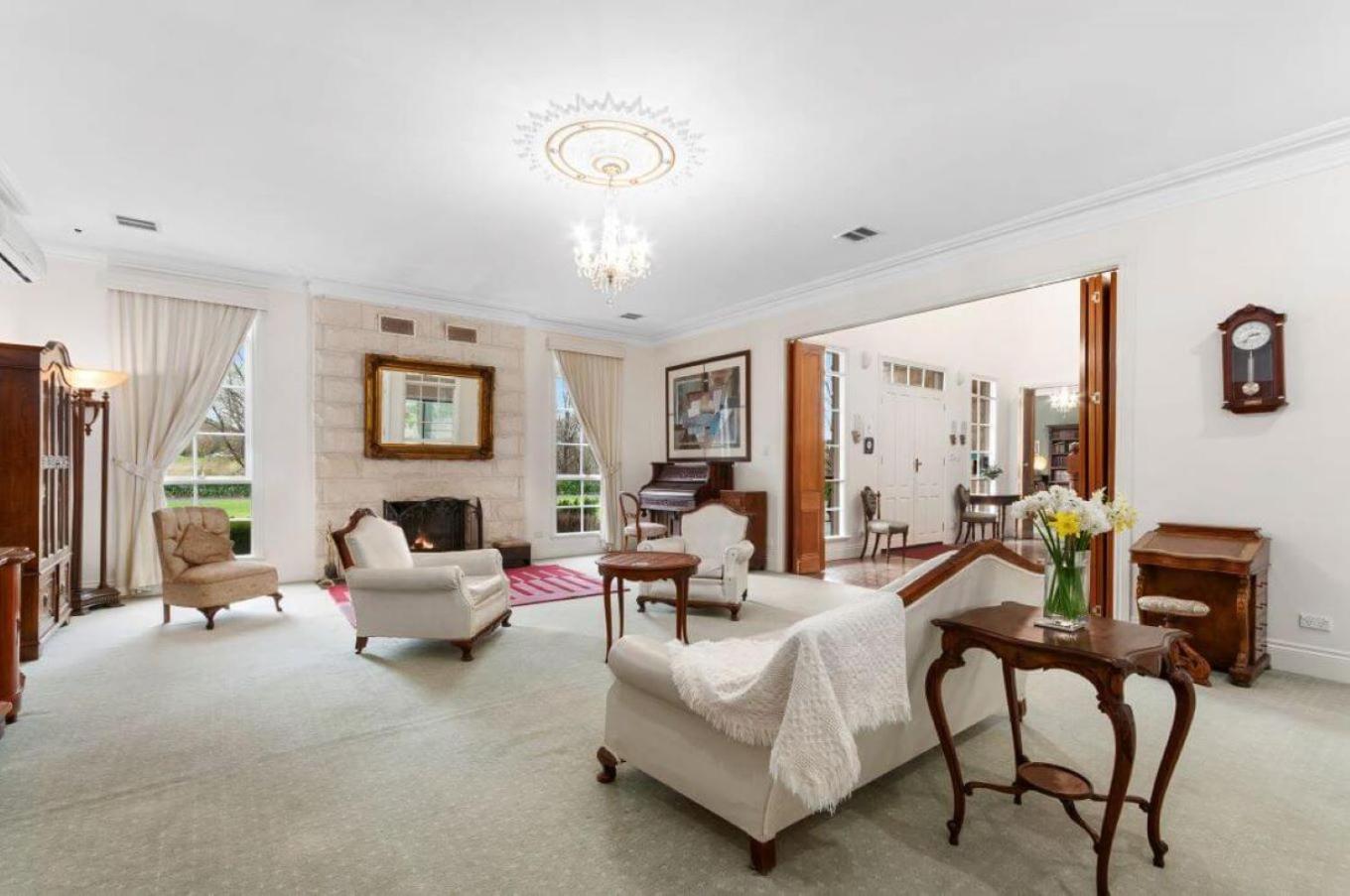 Montfort Manor