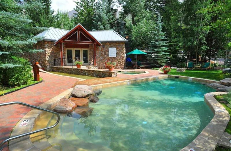 Comfortable And Cozy 2 Bedroom Condo Near Chair Lift 20 In Cascade Village - Shuttle To Vail Village view 5