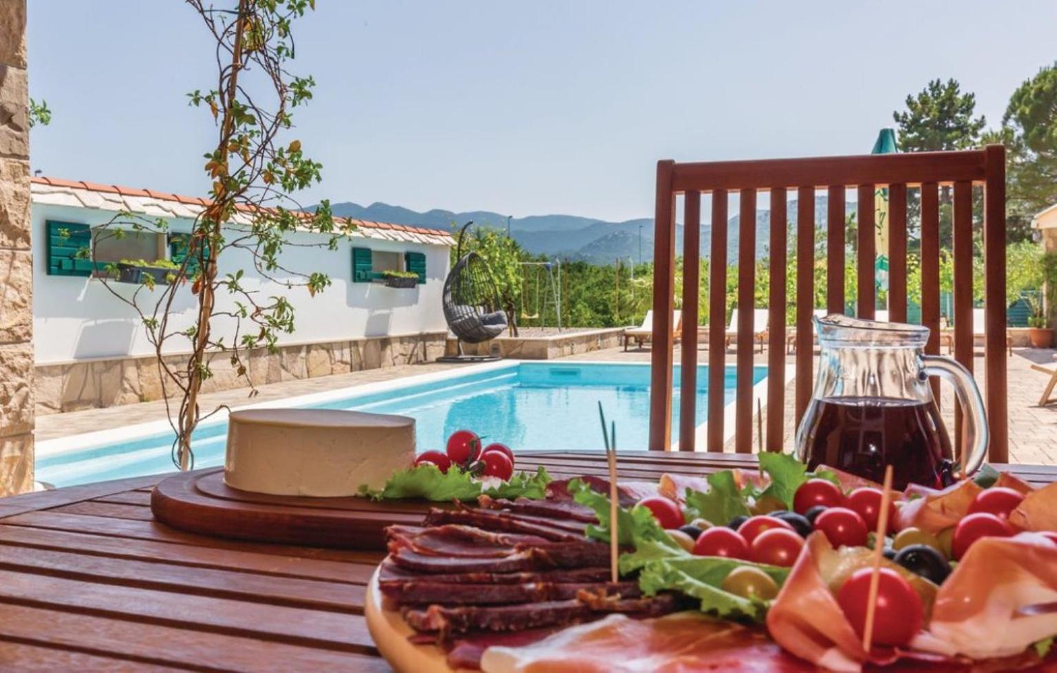 Villa Zara with heated Hydromassage-Pool view 4