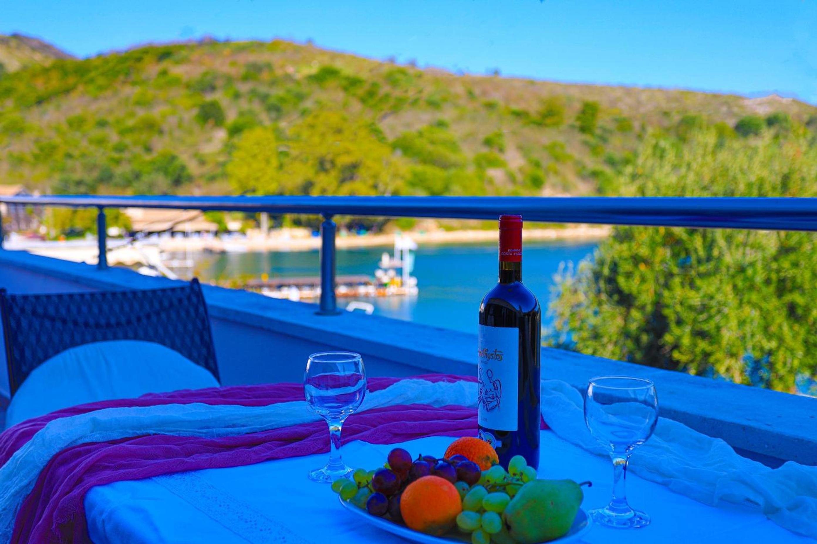 Theophilos Dio photo 4