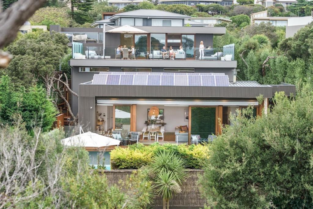 Trelawney Beach House - opposite Blairgowrie beach