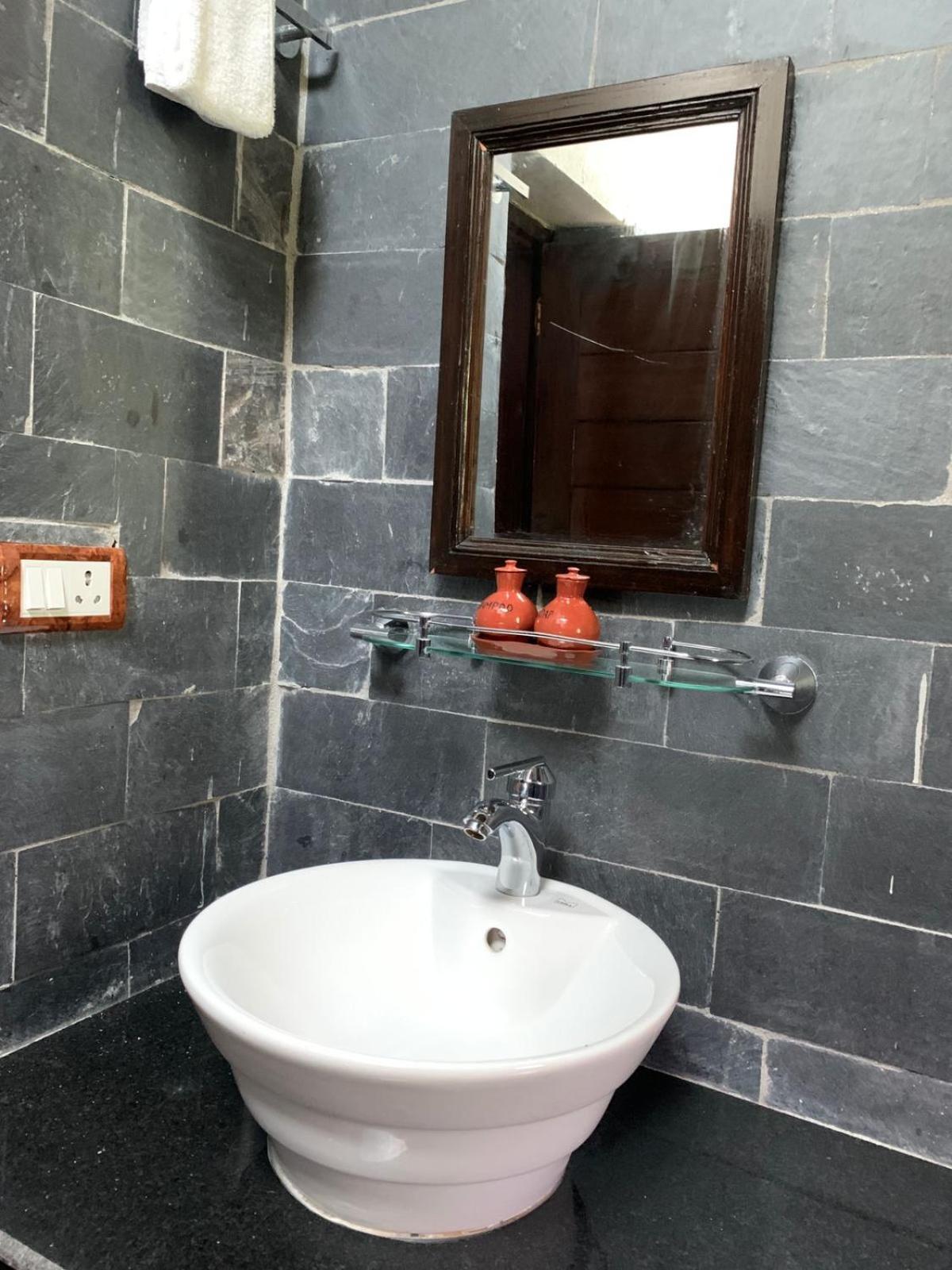 Photo 18