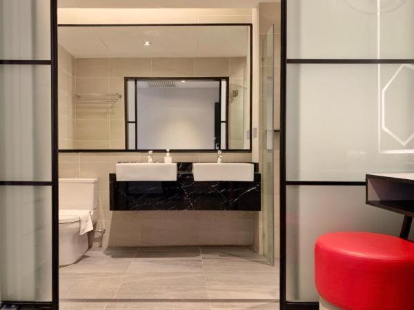 ComfyHomes M101 Dang Wangi Pool KLCC View