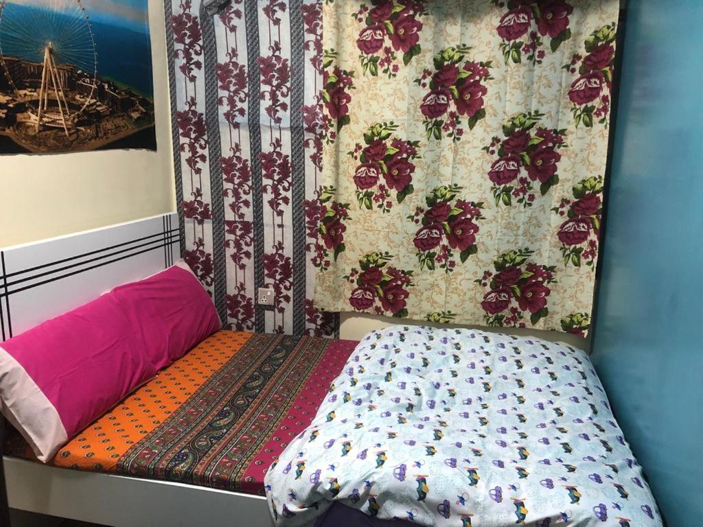 Moon Backpackers , Al Rigga , Partition for Couples and for singles